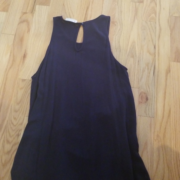 Tops - Picture 4 of 5